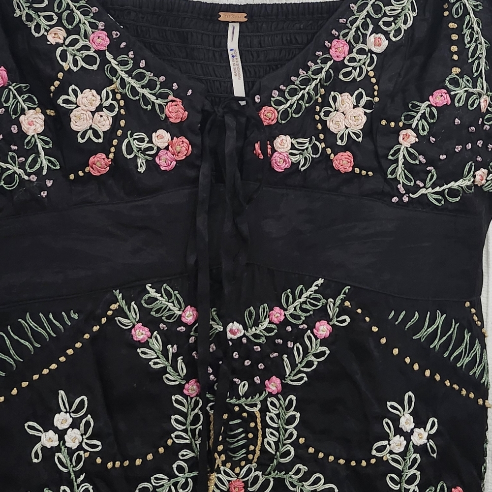 Free People Cherry Bomb Embroidered Top MSRP $128 NWOT - Picture 4 of 6